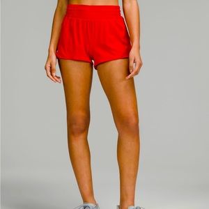 Lululemon hotty hot 2.5” lined shorts - carnation red / low rise
